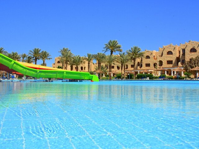 Royal Lagoons Aqua Park Resort & Spa ★★★★