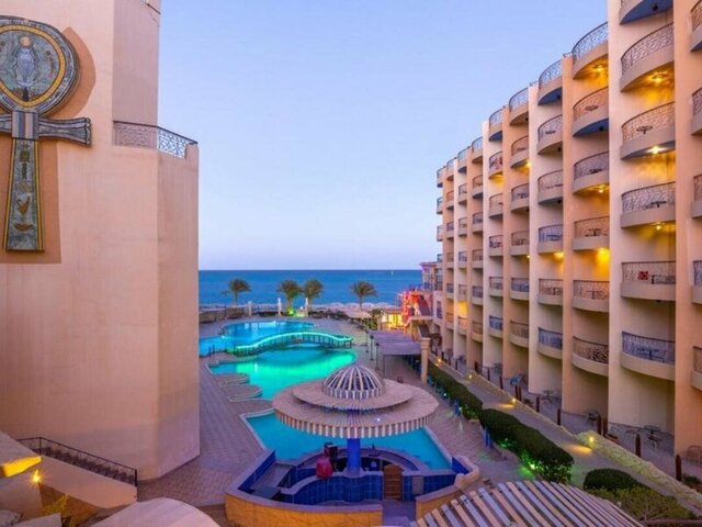 Sphinx Aqua Park Beach Resort ★★★★