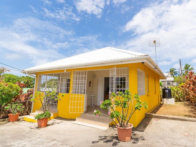Adulo Apartments ★★