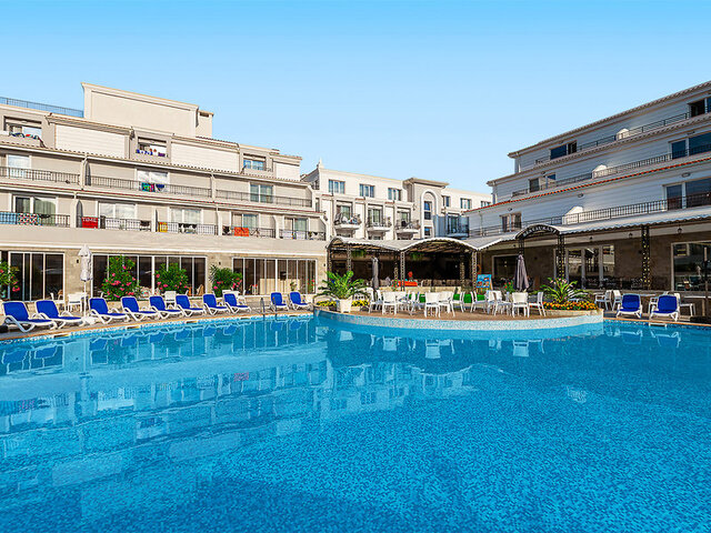 Martinez ★★★★