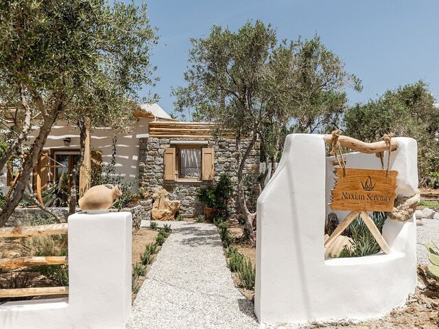 Naxian Serenity Suites ★★