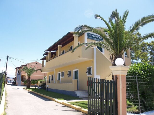 Sunrise Apartments ★★