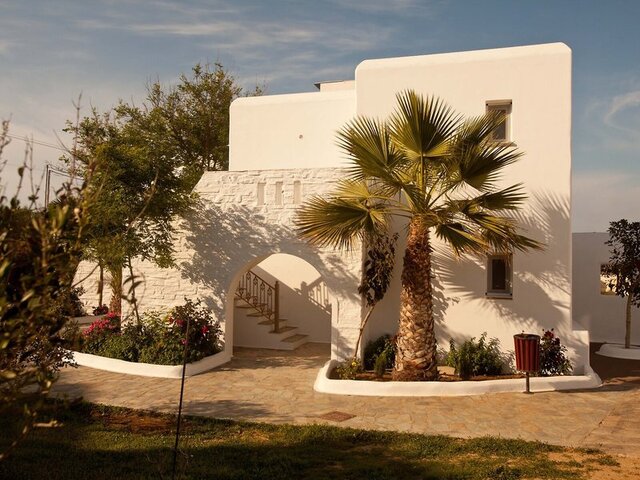 Naxos Golden Sun ★★★