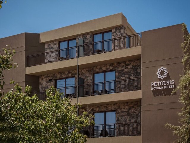 Petousis Hotel & Suites ★★★★