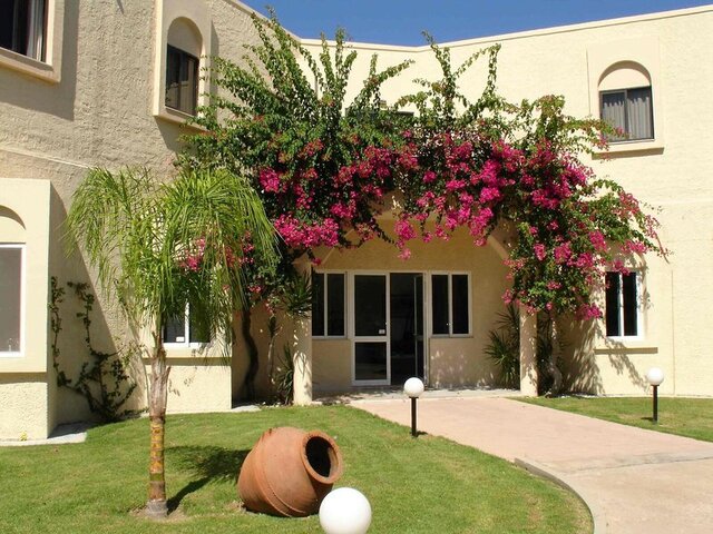 Summerland Hotel & Bungalows ★★★