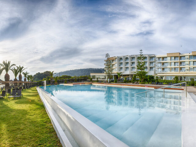 The Ixian Grand & All Suites ★★★★★