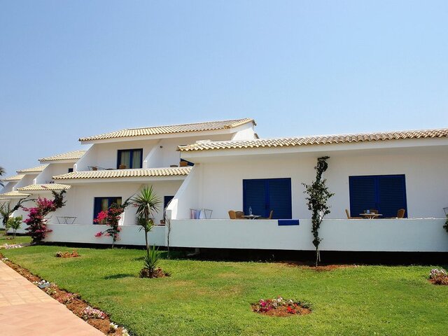 Oasis Hotel ★★★