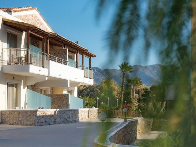 Grand Blue Beach Hotel ★★★★★