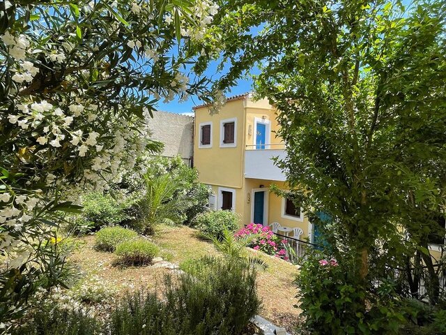 Sunflower Apartments & Studios ★★★★