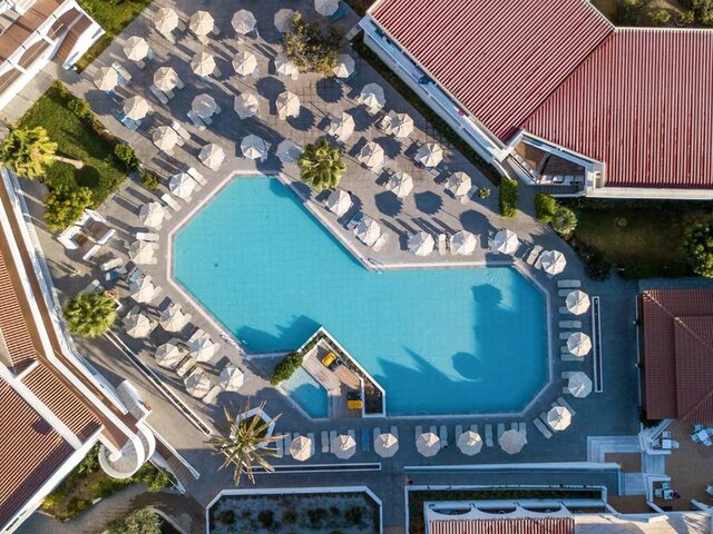 Hotel Niriides Beach ★★★★