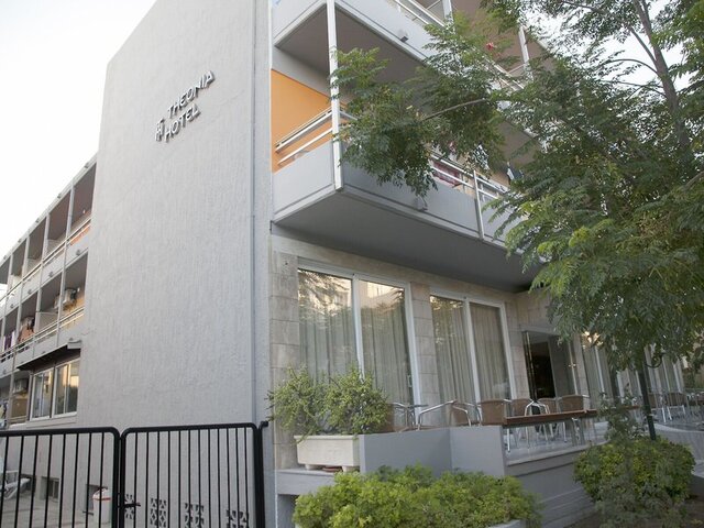 Hotel Theonia ★★