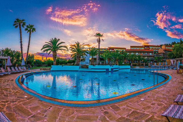 Lagomandra Hotel & Spa ★★★★