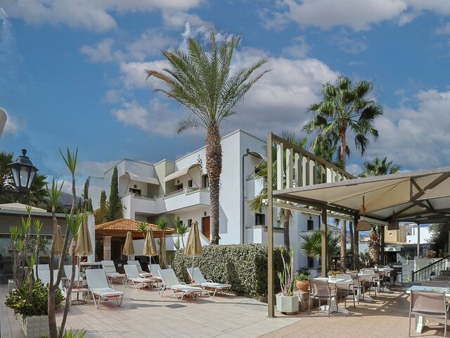 Bella Elena ★★★