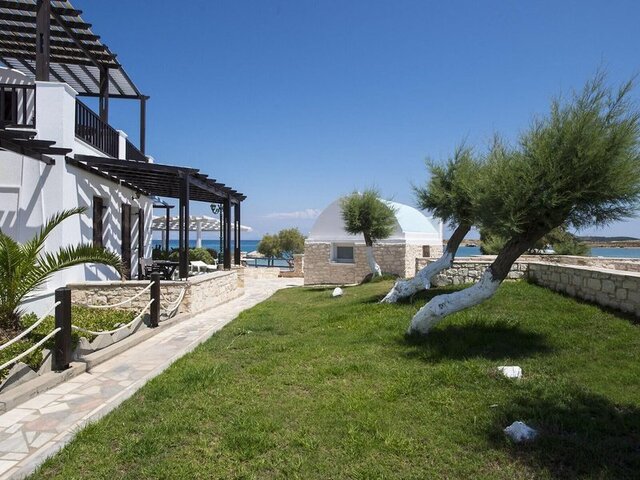 Contaratos Beach ★★★★