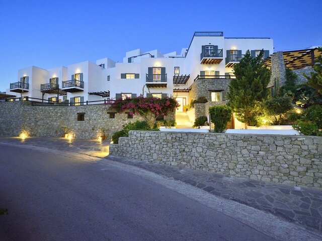 Pelican Bay Hotel ★★★★