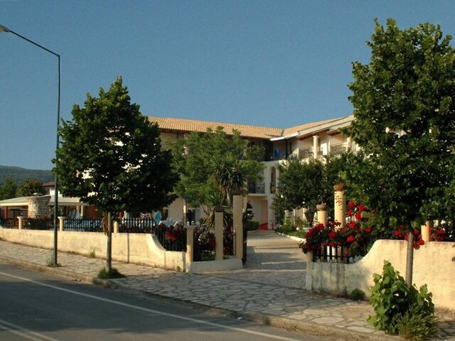 Silver Beach Hotel ★★