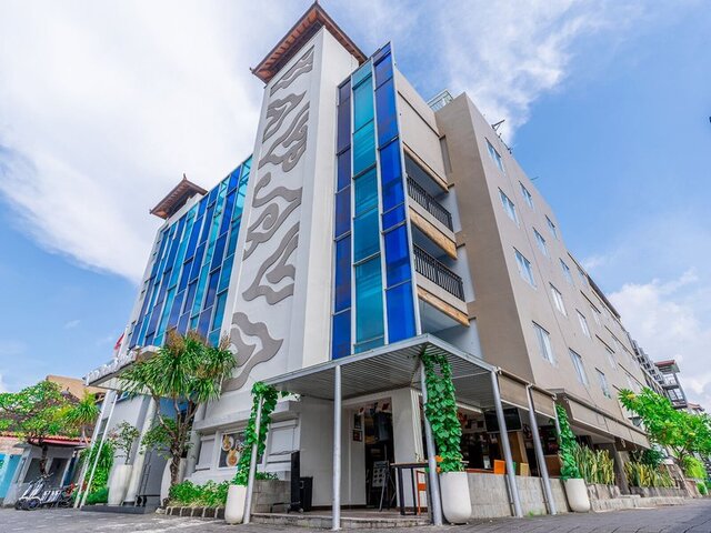 Kuta Beach Hotel ★★★★