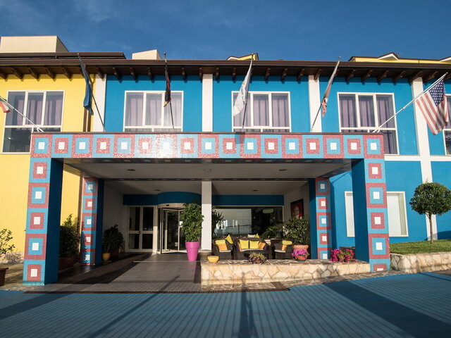 GH Avalon Sikani Resort ★★★★