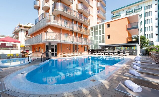 Aparthotel Sheila ★★★★