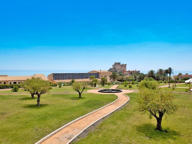 Falconara Charming House & Resort ★★★★