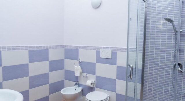 Donna Carmela ★★★★