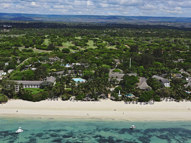 Diamonds Leisure Beach & Golf Resort  ★★★★