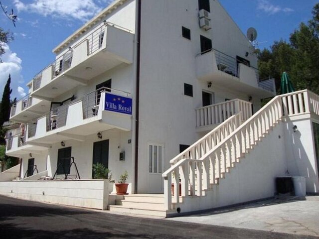 Villa Royal ★★★