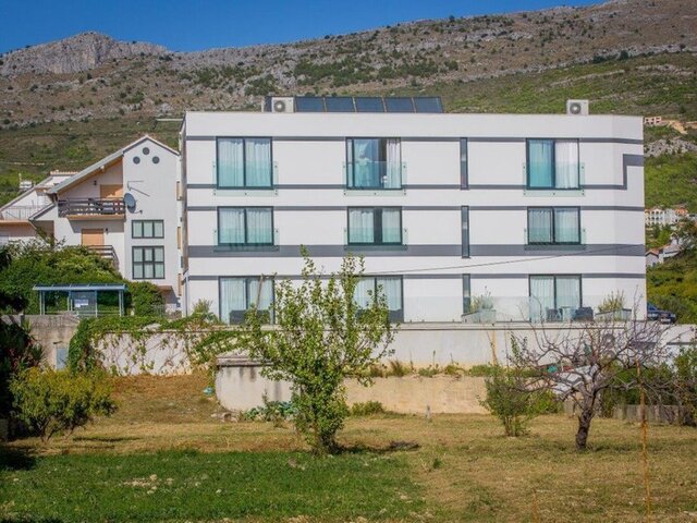 Jona Rooms Podstrana ★★★★