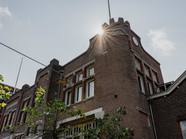 Hotel De Hallen ★★★★