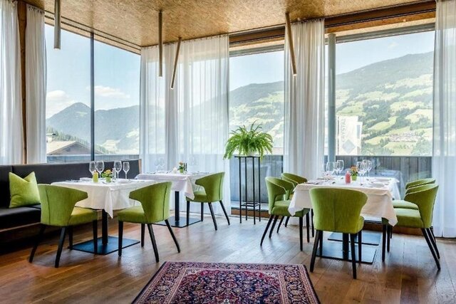 Gartenhotel CRYSTAL ★★★★