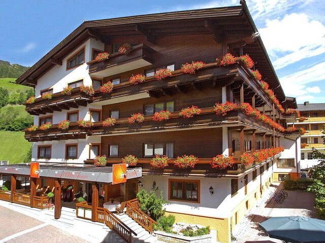 eva,VILLAGE ★★★★