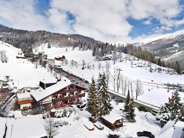 Ski-in-Ski-Out Hotel Garni Berghof ★★★★
