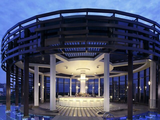 Momentus Hotel Alexandra ★★★★