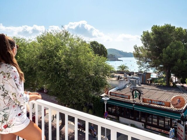 Neptuno Paguera Hostal ★★★