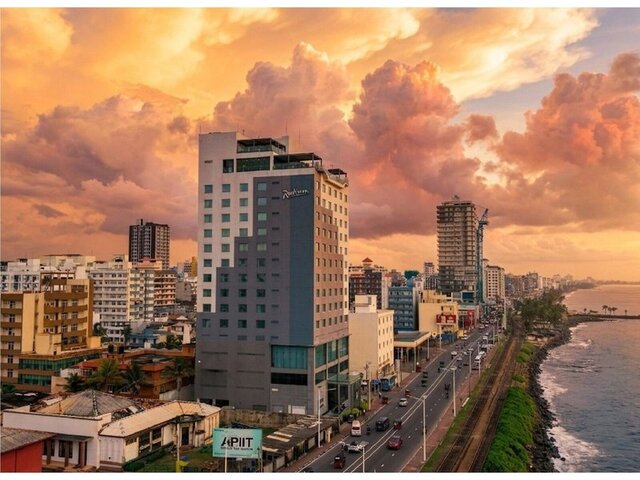 Radisson Hotel Colombo ★★★★
