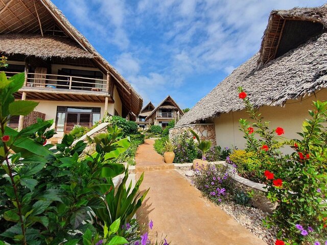 Sunshine Bay Hotel ★★★★