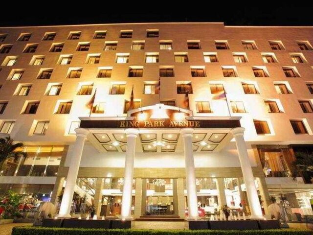 Cross Vibe Bangkok Srinakarin ★★★★