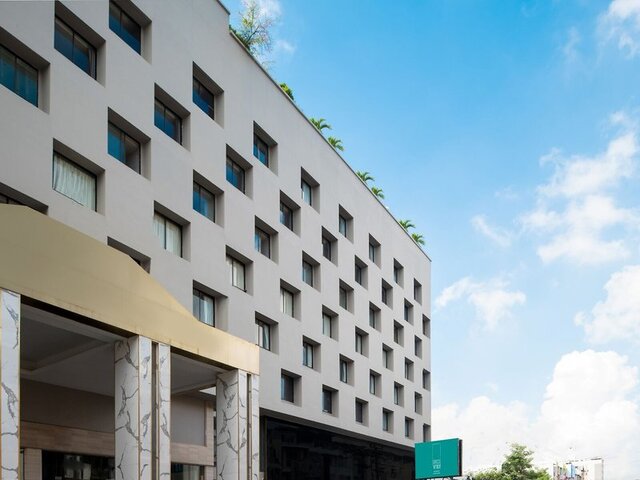 Cross Vibe Bangkok Srinakarin ★★★★