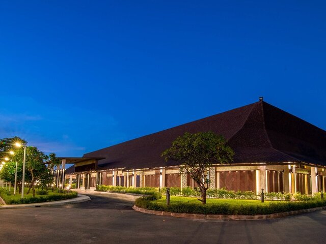 Bangsaen Heritage Hotel ★★★★