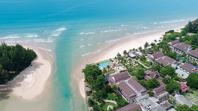 Apsara Beachfront Resort & Villa ★★★★