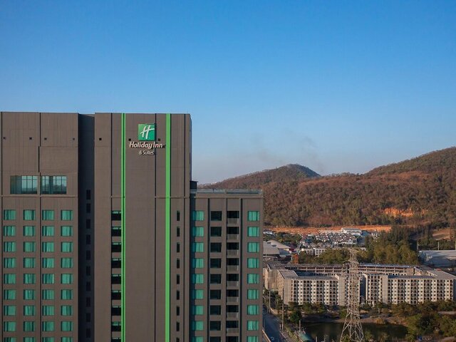 Holiday Inn & Suites Siracha Laemchabang ★★★★