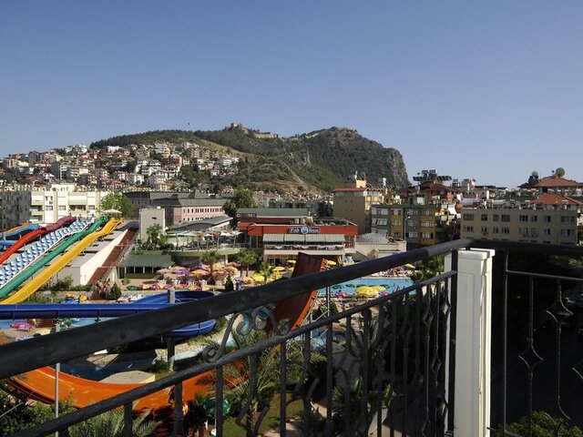 Kleopatra Hotel ★★★