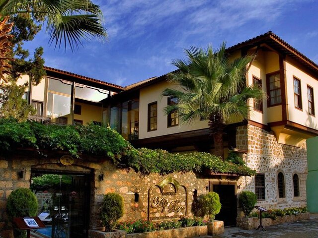 Alp Pasa Hotel ★★★★