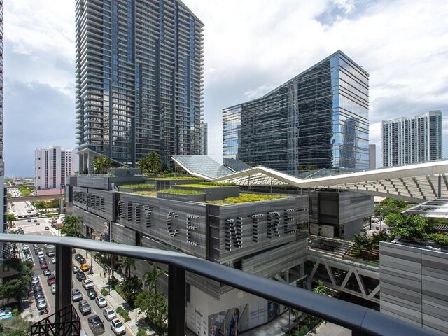 SLS LUX Brickell ★★★★★