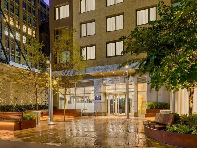DoubleTree by Hilton New York Times Square South ★★★★