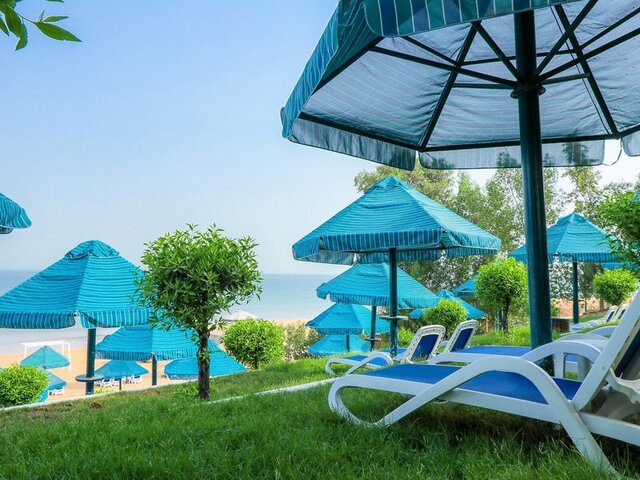 BM Beach Hotel ★★★★