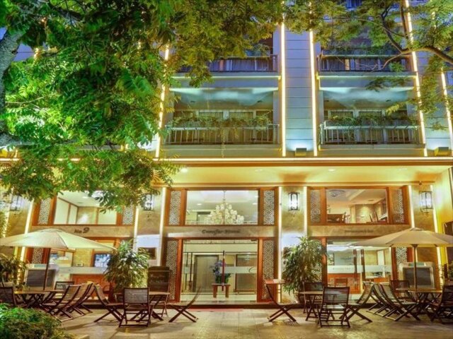 Conifer Boutique ★★★★