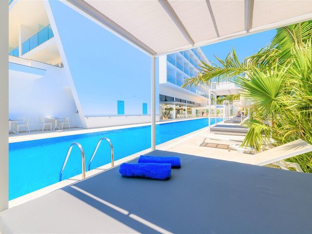 Tasia Maris Season ★★★