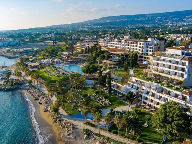 Coral Beach Hotel & Resorts ★★★★★