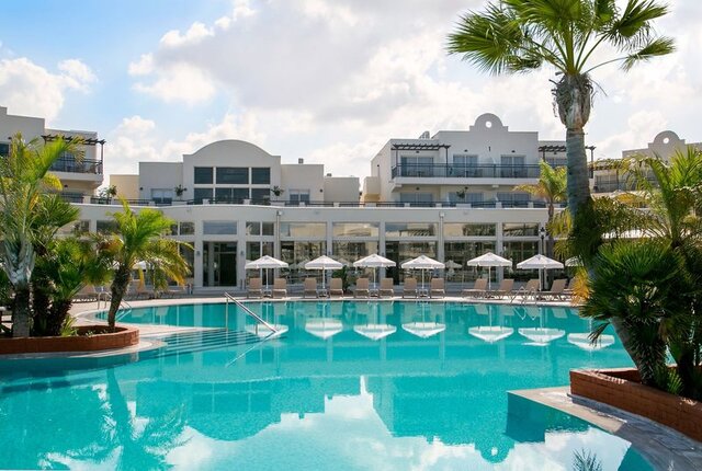 Louis Paphos Breeze ★★★★